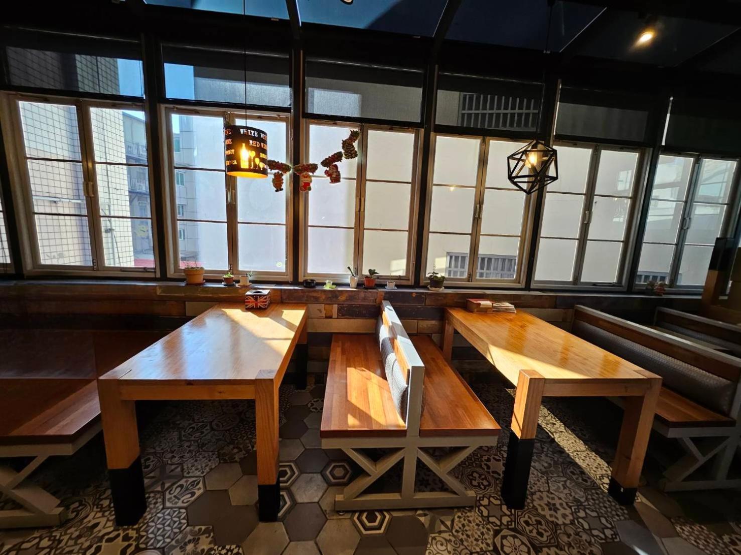 Sunrise Hotel Чиай Сити Екстериор снимка